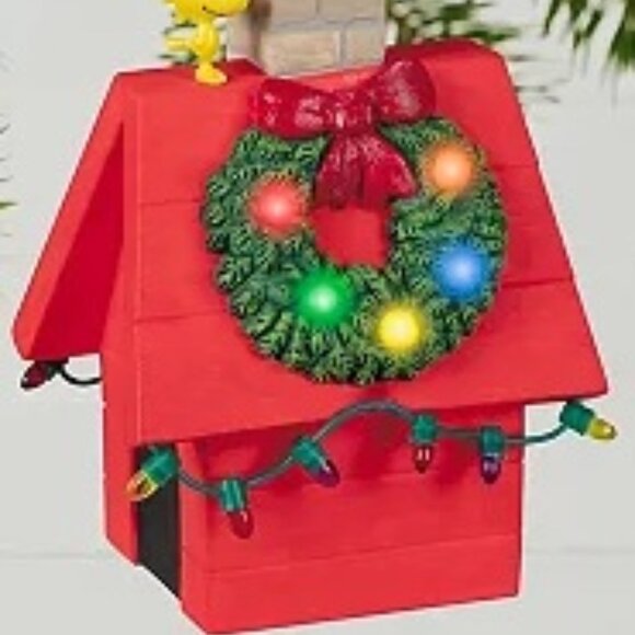 Peanuts “Up on the Housetop” Peanuts Gang/ Hallmark/ Snoop&Woodstock/doghouse - Picture 14 of 15